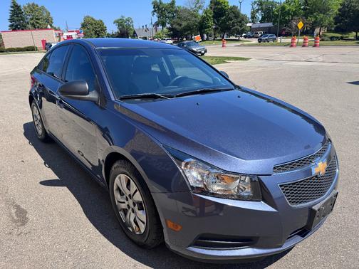 Blue 2014 Chevrolet Cruze LS