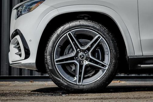 2026 Mercedes-Benz GLS 450 4MATIC