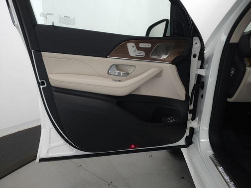 Polar White 2026 Mercedes-Benz GLE 450e 4MATIC