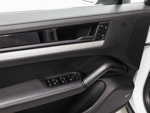 2024 Porsche Cayenne S