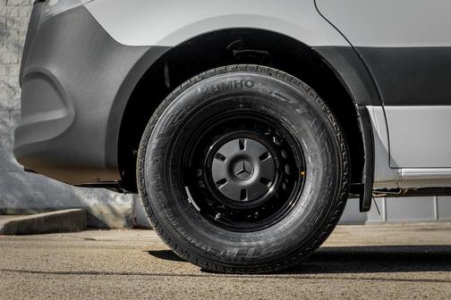 2025 Mercedes-Benz Sprinter 2500 High Roof