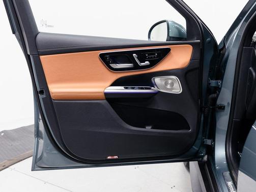 2025 Mercedes-Benz GLC 350e Base