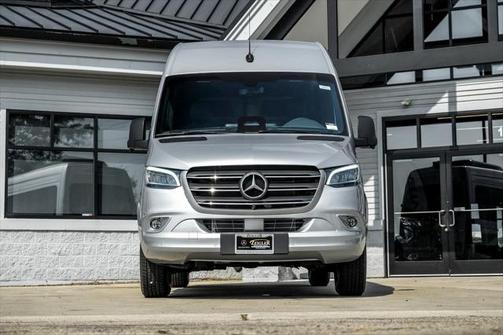 2025 Mercedes-Benz Sprinter 2500 Standard Roof