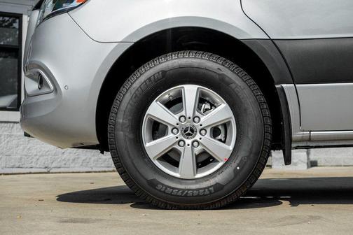 2025 Mercedes-Benz Sprinter 2500 Passenger 144 WB