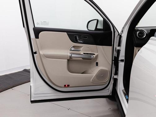 Polar White 2024 Mercedes-Benz EQB 300 4MATIC