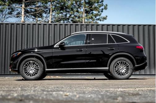 2025 Mercedes-Benz GLC 300 4MATIC