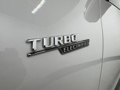 2023 Mercedes-Benz AMG C 43 4MATIC