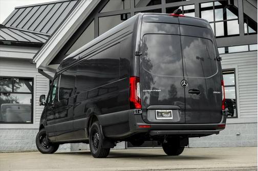 2025 Mercedes-Benz Sprinter 2500 High Roof