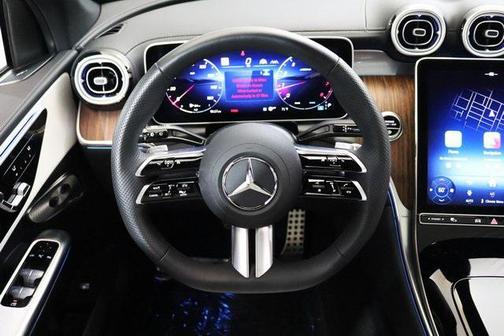 2025 Mercedes-Benz GLC 300 4MATIC