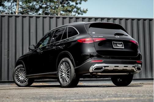 2025 Mercedes-Benz GLC 300 4MATIC