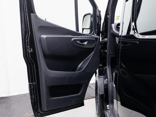 2025 Mercedes-Benz Sprinter 2500 Standard Roof