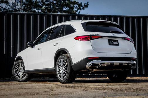 WHITE METALLIC 2026 Mercedes-Benz GLC 300 4MATIC