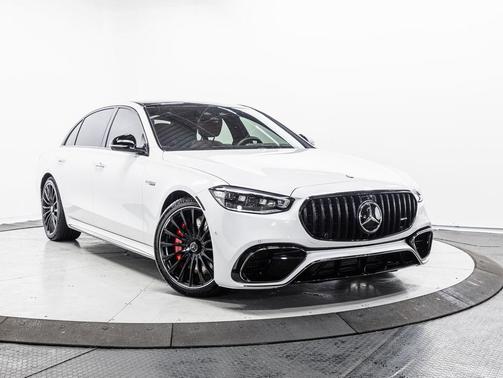 MANUFAKTUR Moonlight White Metallic 2025 Mercedes-Benz AMG S 63 E 4MATIC