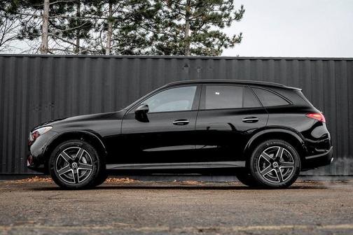 2026 Mercedes-Benz GLC 300 4MATIC