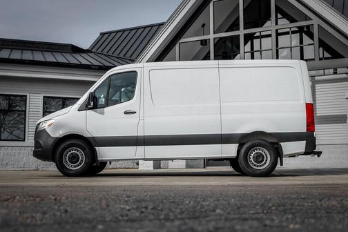 2024 Mercedes-Benz Sprinter 2500 Cargo 144 WB