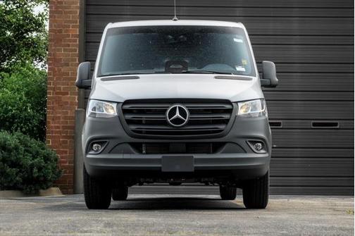2025 Mercedes-Benz Sprinter 2500 Standard Roof