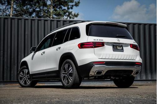 2025 Mercedes-Benz GLB 250 4MATIC