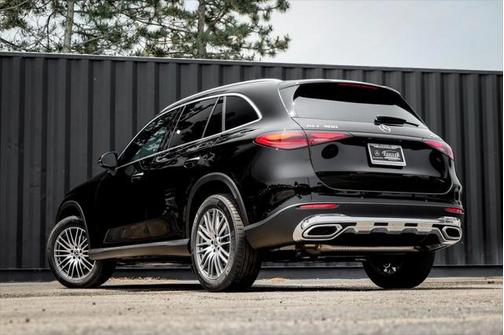 2025 Mercedes-Benz GLC 300 4MATIC