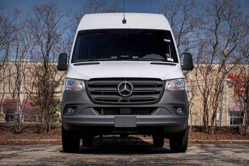 Arctic White 2026 Mercedes-Benz Sprinter 2500 High Roof