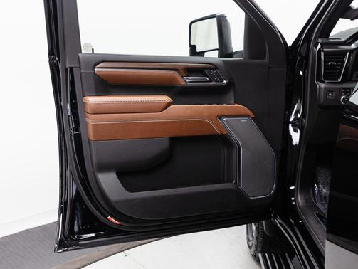 Onyx Black 2024 GMC Sierra 2500 Denali Ultimate