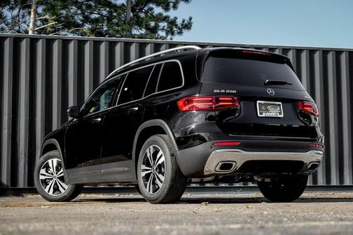 2026 Mercedes-Benz GLB 250 4MATIC