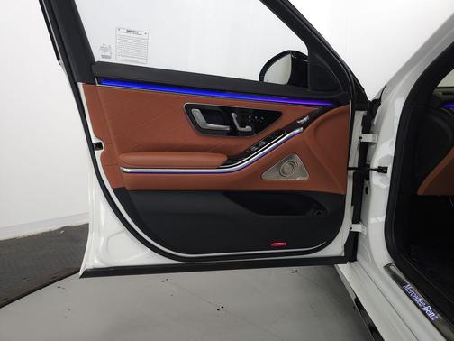 MANUFAKTUR Diamond White 2023 Mercedes-Benz S-Class 4MATIC