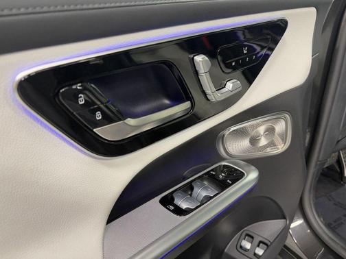 2025 Mercedes-Benz GLC 350e Base