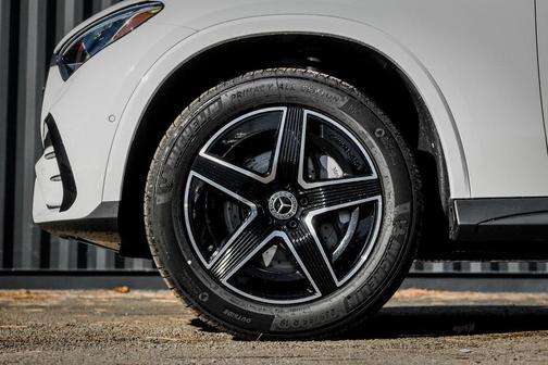 2026 Mercedes-Benz GLC 300 4MATIC