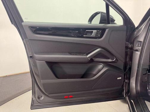 2023 Porsche Cayenne Cayenne