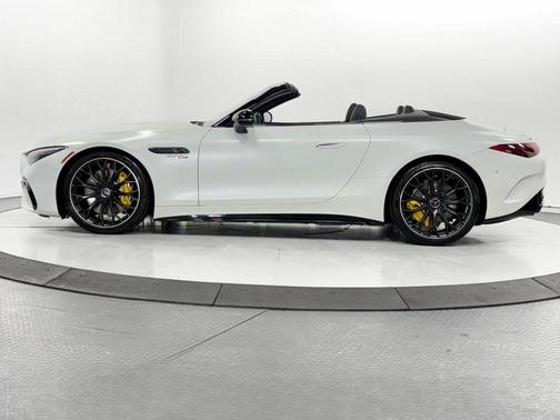 2022 Mercedes-Benz AMG SL 63 Base