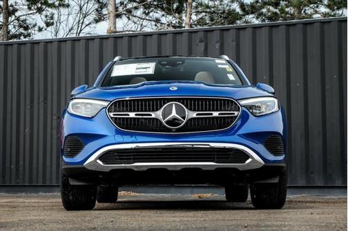 2025 Mercedes-Benz GLC 300 4MATIC