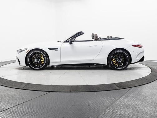 2022 Mercedes-Benz AMG SL 63 Base