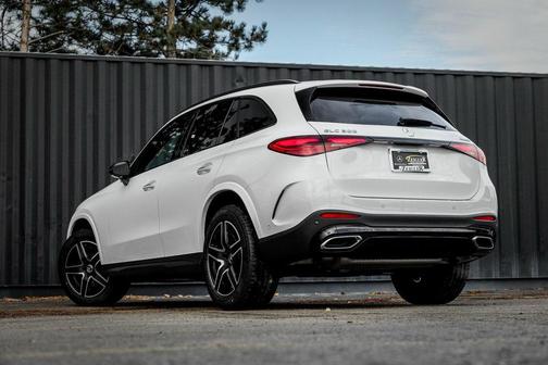 2026 Mercedes-Benz GLC 300 4MATIC