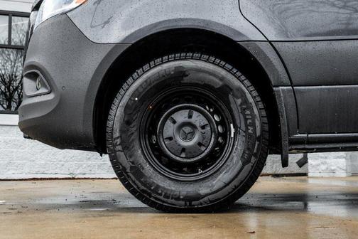 2025 Mercedes-Benz Sprinter 2500 Passenger 144 WB