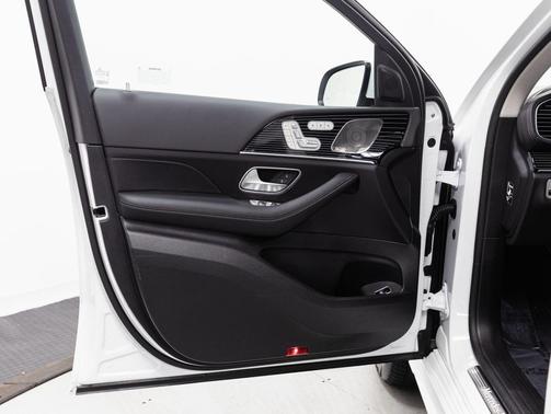MANUFAKTUR Moonlight White Metallic 2025 Mercedes-Benz GLE 450 4MATIC