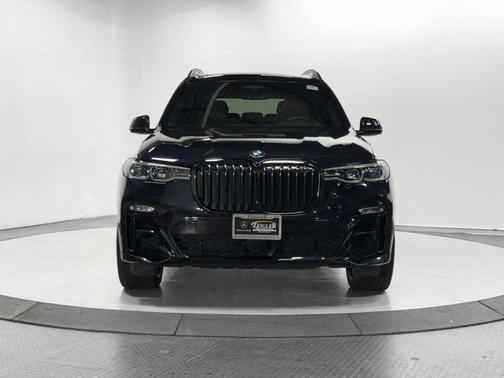 2021 BMW X7 M50i