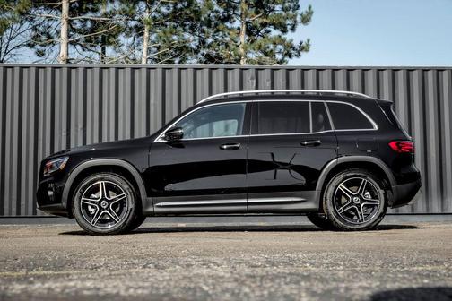 Black 2026 Mercedes-Benz GLB 250 4MATIC