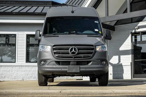 2025 Mercedes-Benz Sprinter 2500 Standard Roof