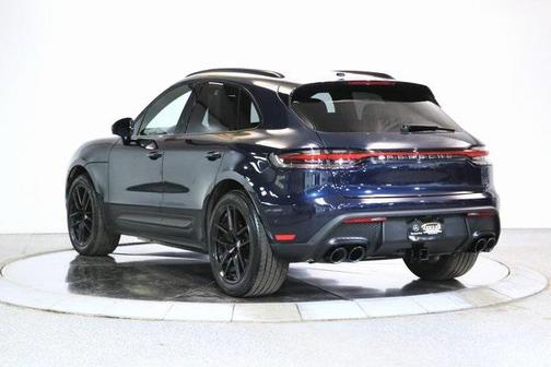 2022 Porsche Macan Base