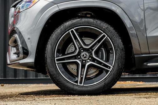 2025 Mercedes-Benz GLS 450 4MATIC