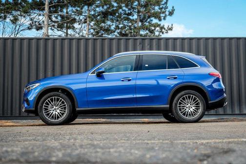 BLUE METALLIC 2026 Mercedes-Benz GLC 300 4MATIC