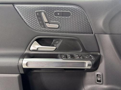 2024 Mercedes-Benz EQB 300 4MATIC