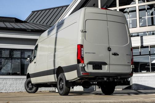 2025 Mercedes-Benz Sprinter 2500 High Roof