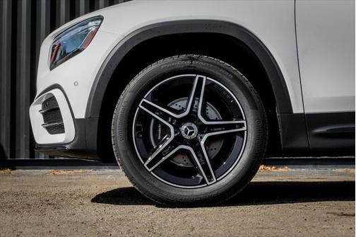 2025 Mercedes-Benz GLB 250 4MATIC