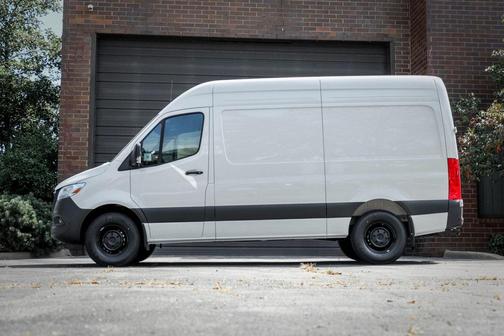 2025 Mercedes-Benz Sprinter 2500 Standard Roof