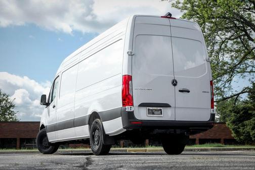 Arctic White 2026 Mercedes-Benz Sprinter 2500 High Roof