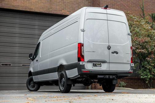 2025 Mercedes-Benz Sprinter 2500 High Roof