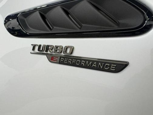 2025 Mercedes-Benz AMG C 63 Base