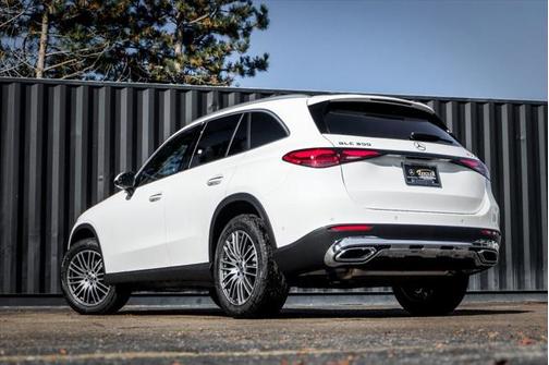 2025 Mercedes-Benz GLC 300 4MATIC