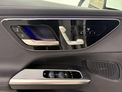 2025 Mercedes-Benz GLC 350e Base